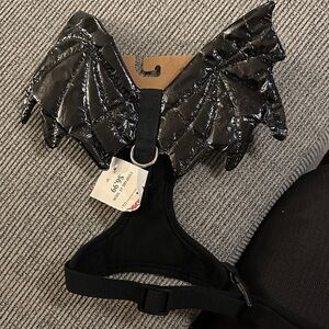 Size MEDIUM bat 🦇 dog harness